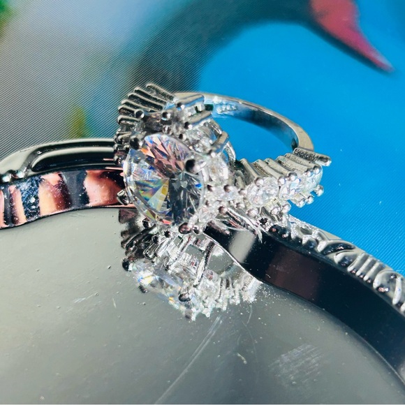 Silver Crystal Ring - Picture 13 of 17